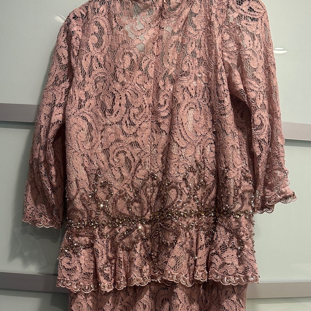 Chic Lace High-Low Dress in Blush - Picture 5 of 7
